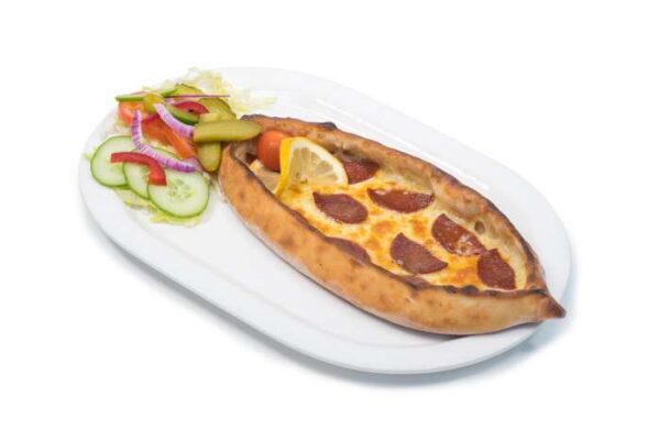 Pide sucuk kaas