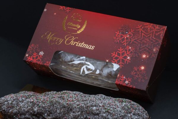 Schwarzwalderkirsch kerststol gevuld met amandelspijs en luxe nootjes, 750 gr