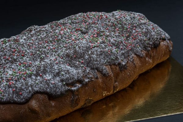 Schwarzwalderkirsch kerststol gevuld met amandelspijs en luxe nootjes, 750 gr - Afbeelding 5